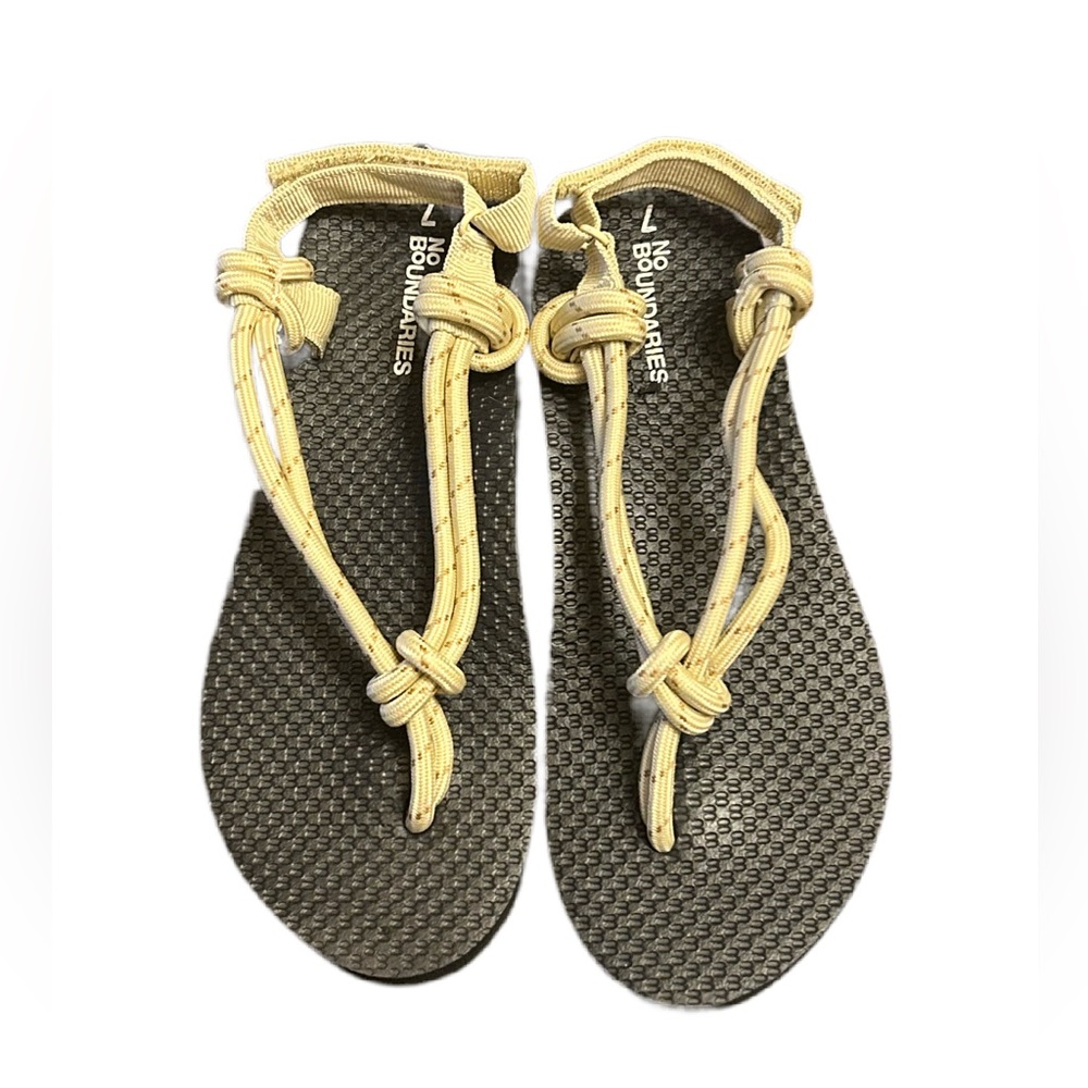 No Boundaries Women's Yellow Rope Toe-Loop Sandals